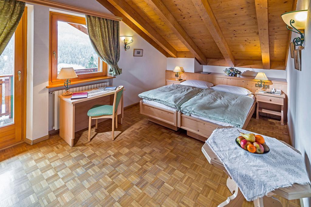 Hotel Piccolo Pocol Cortina dʼAmpezzo Habitación foto